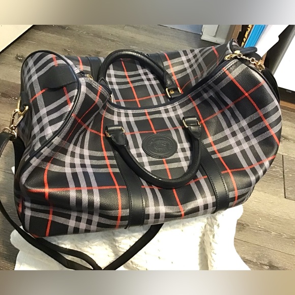 Burberry Travel Bags - Picture 2 of 13